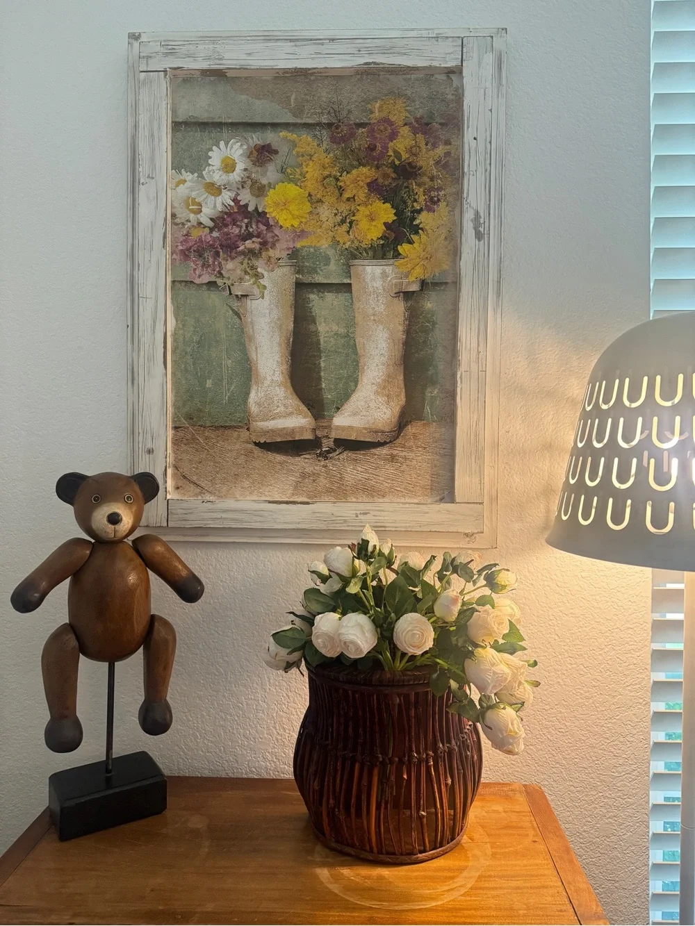 VINTAGE BAMBOO/ RATTAN WALL SCONCE PLANTER/Basket
